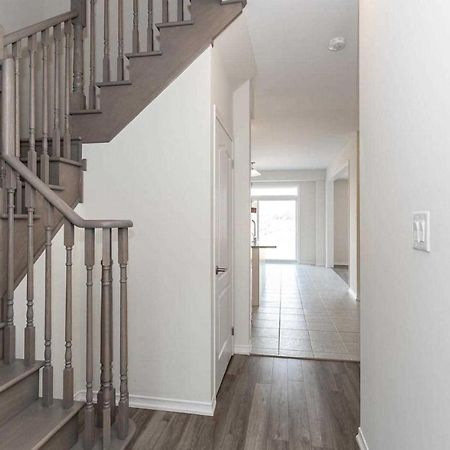 The Warm Welcome Suite Thorold Екстериор снимка