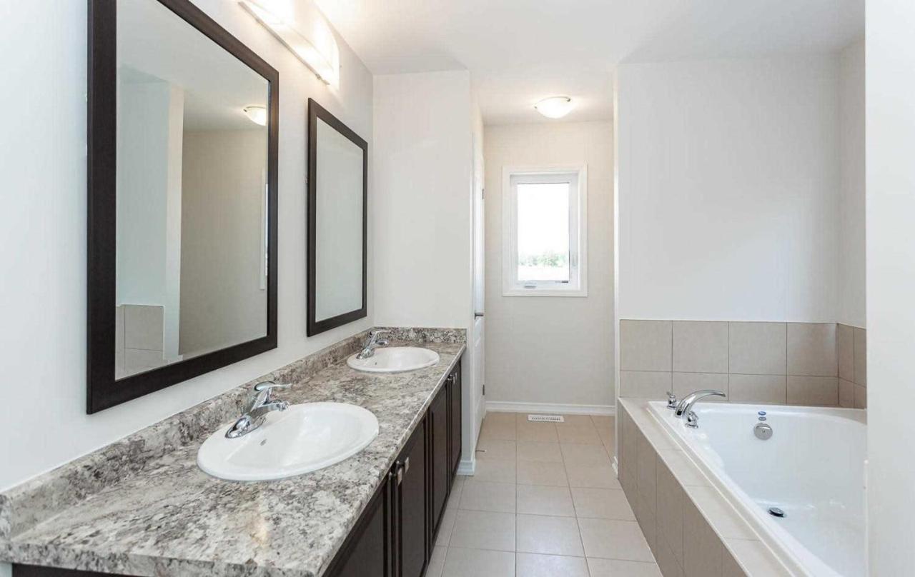The Warm Welcome Suite Thorold Екстериор снимка