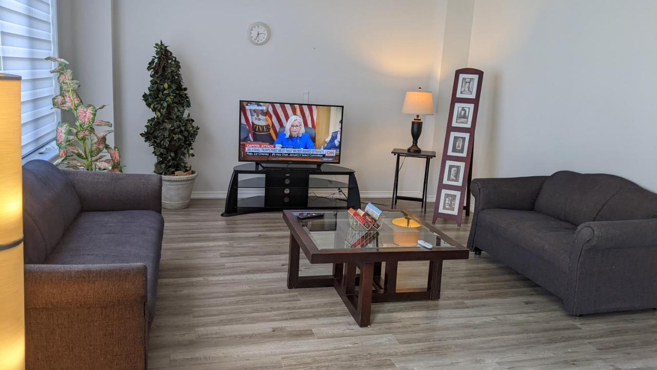 The Warm Welcome Suite Thorold Екстериор снимка
