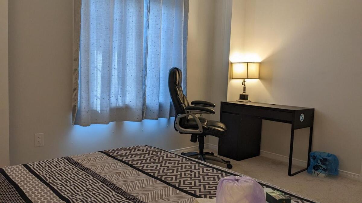 The Warm Welcome Suite Thorold Екстериор снимка