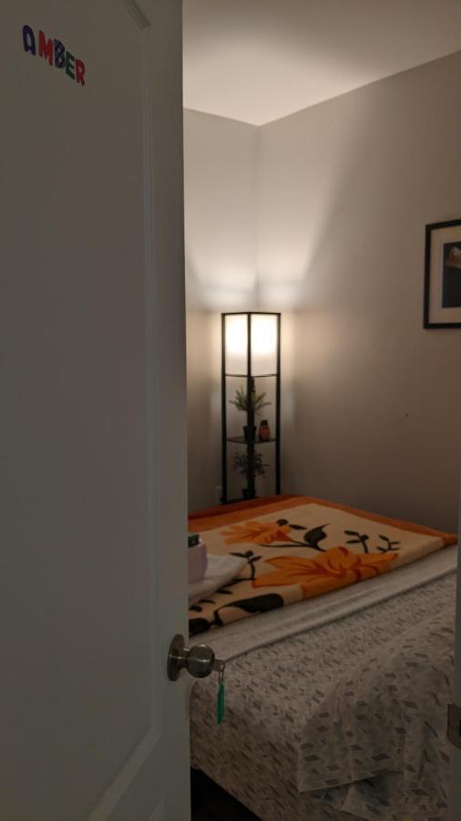 The Warm Welcome Suite Thorold Екстериор снимка